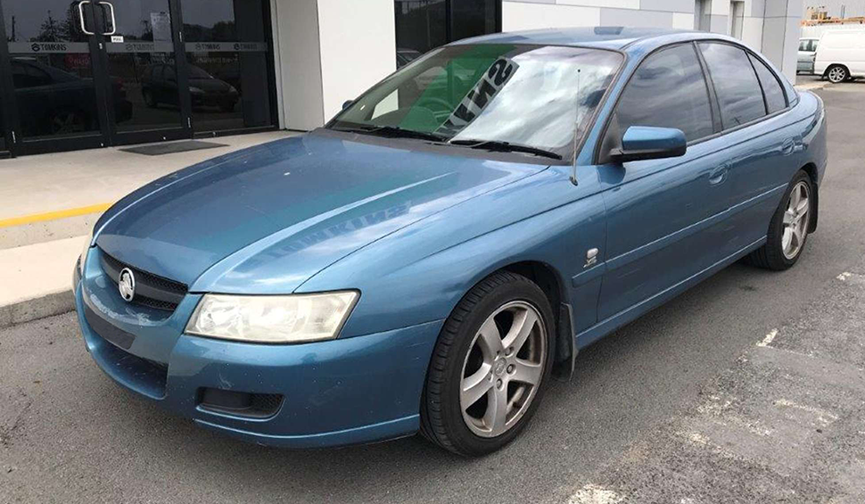 Photo of a blue 2005 Holden Commodore